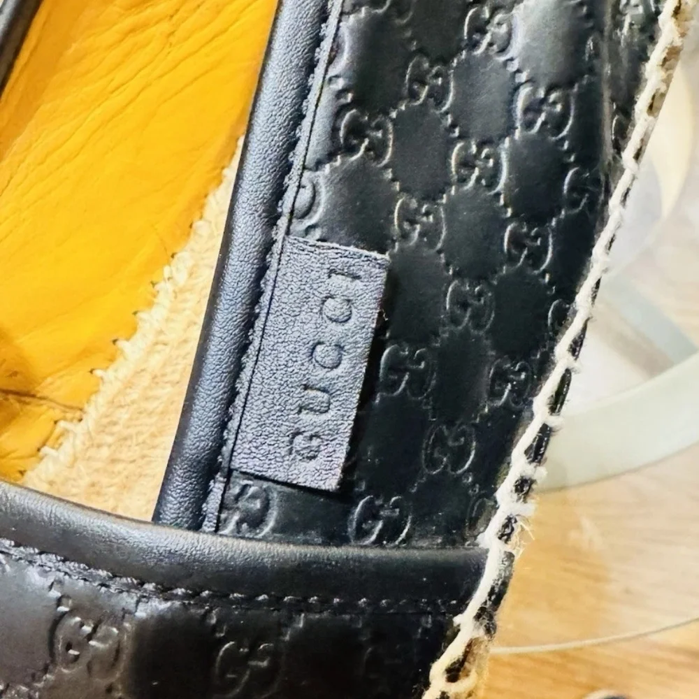 Authentic Gucci Spadrille #567112 Mens Size Size 11 Black Leather GG Flaw .